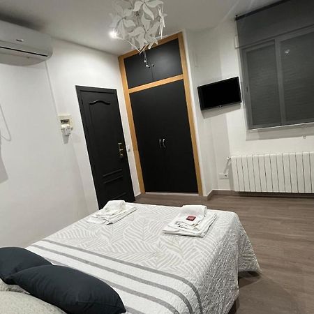 Hostal Inter Plaza Mayor Auto Check In Мадрид Екстериор снимка
