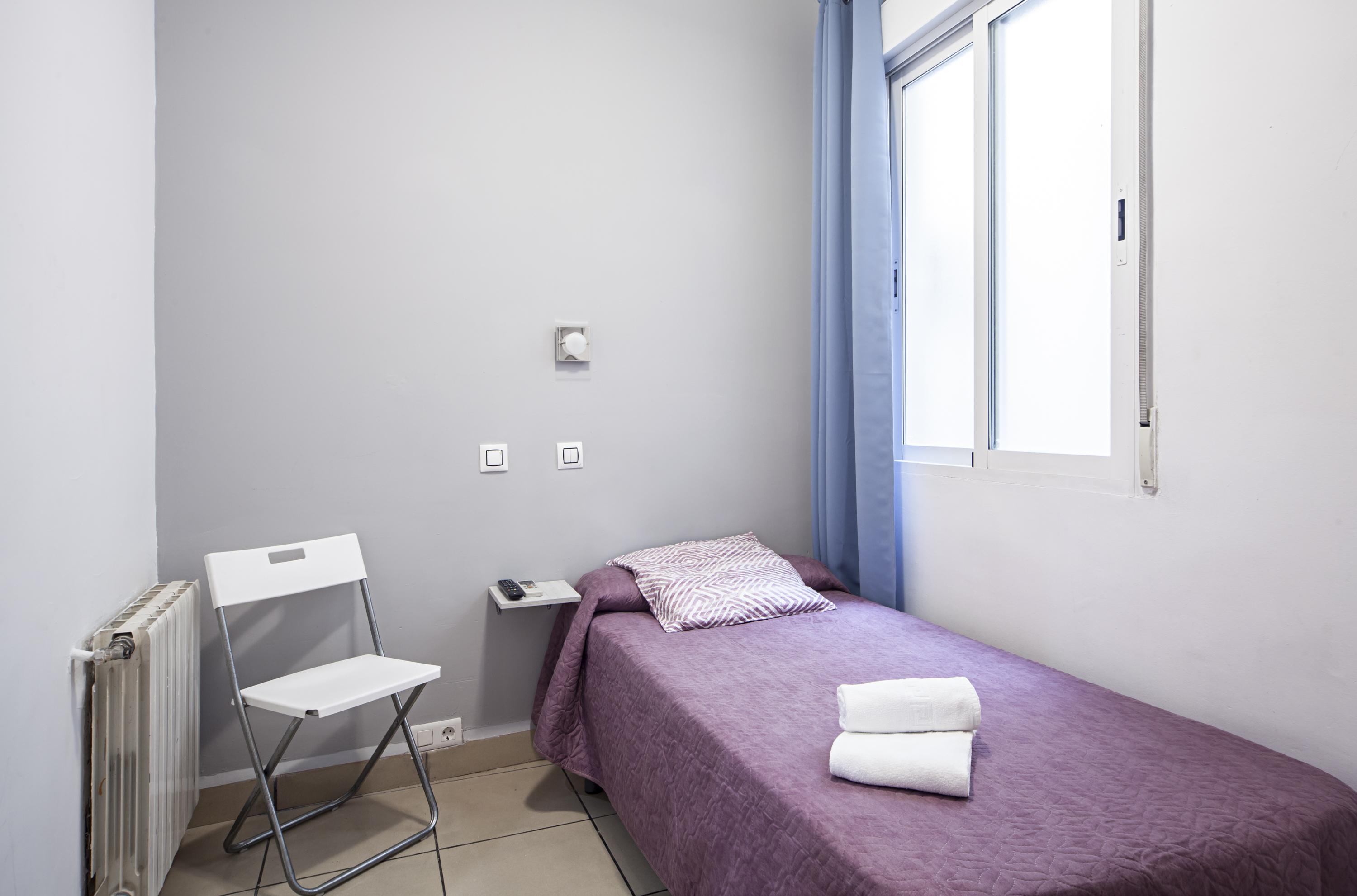 Hostal Inter Plaza Mayor Auto Check In Мадрид Екстериор снимка