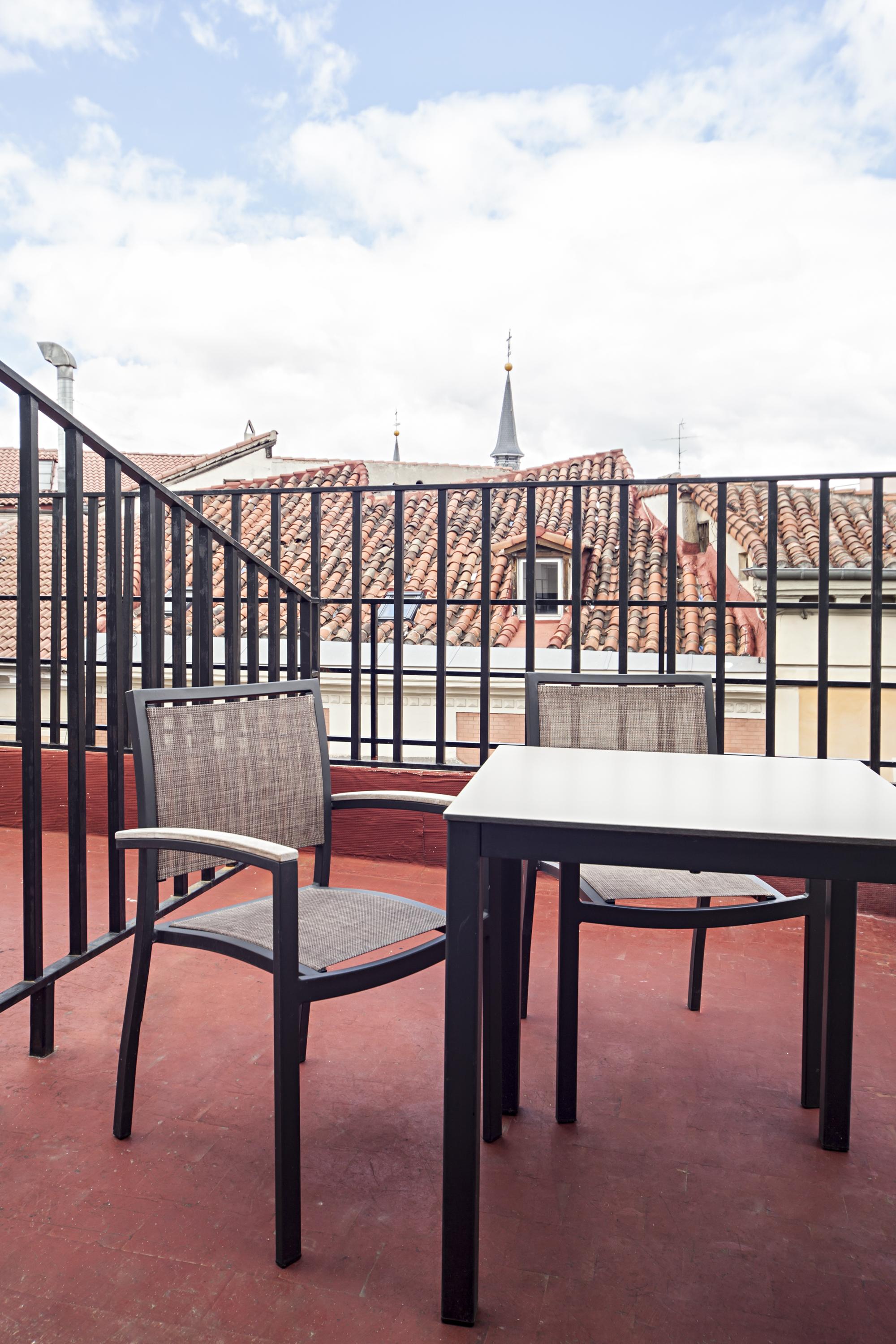 Hostal Inter Plaza Mayor Auto Check In Мадрид Екстериор снимка