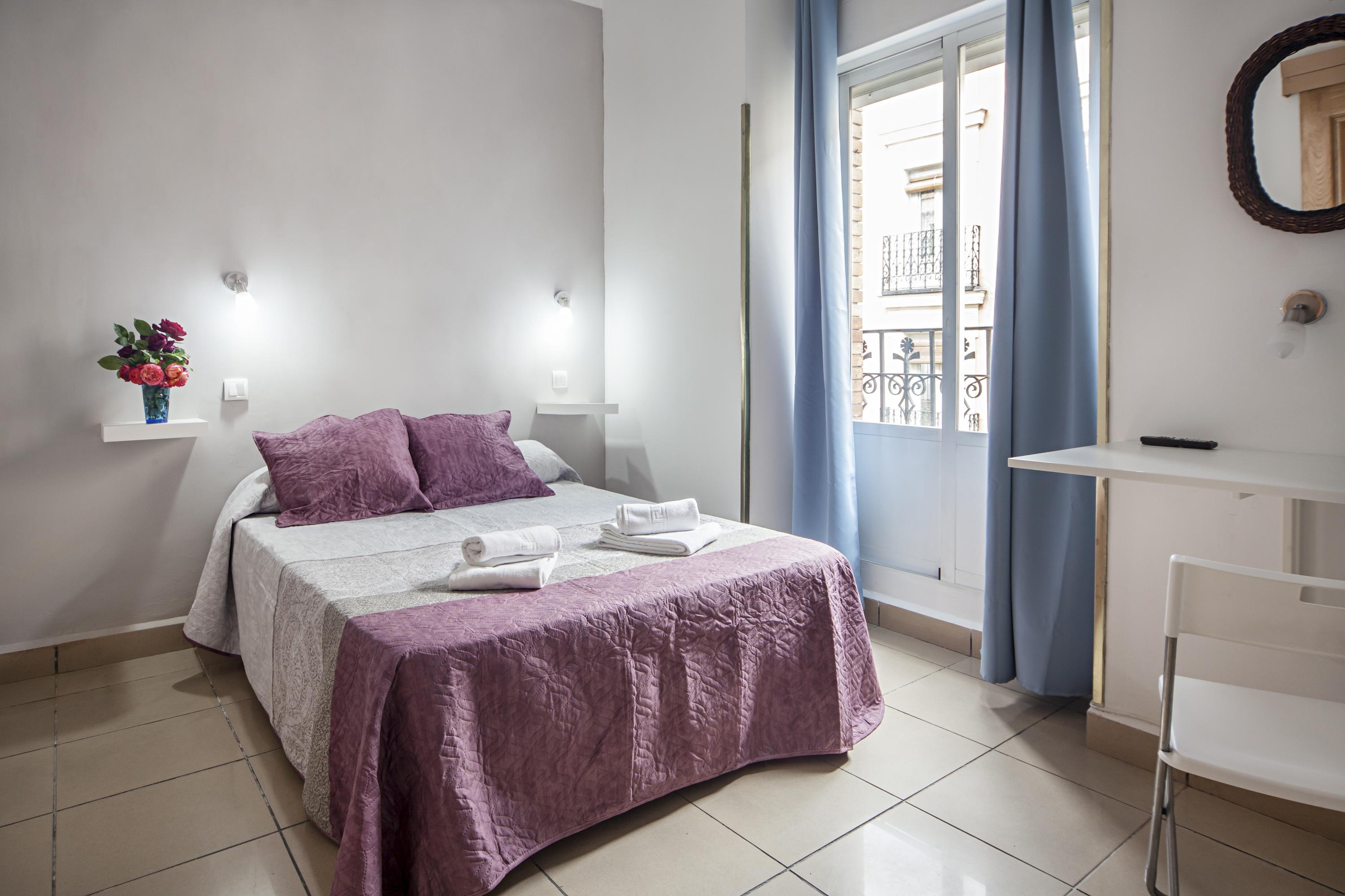 Hostal Inter Plaza Mayor Auto Check In Мадрид Екстериор снимка