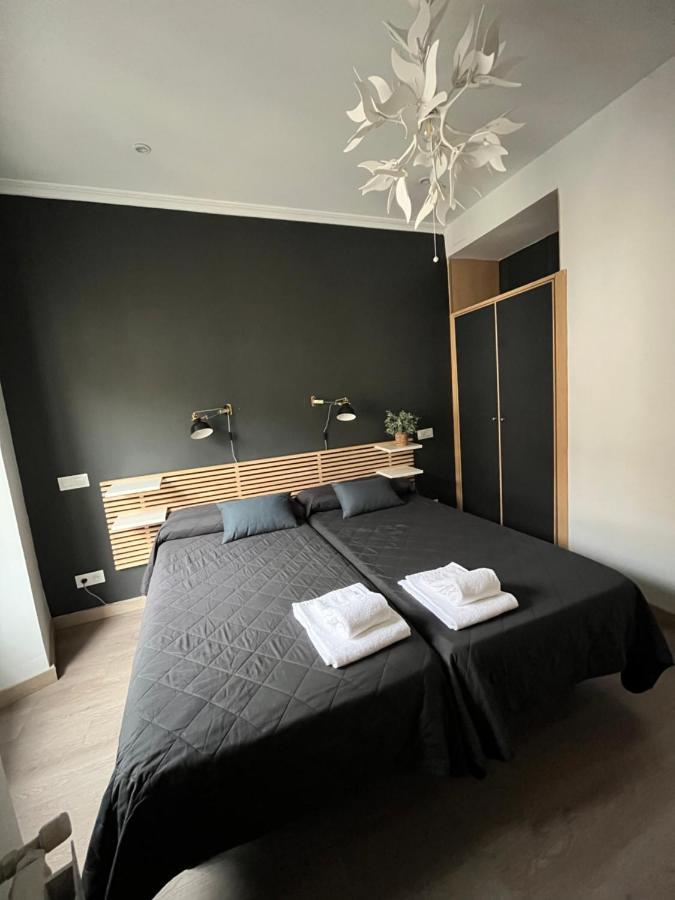 Hostal Inter Plaza Mayor Auto Check In Мадрид Екстериор снимка