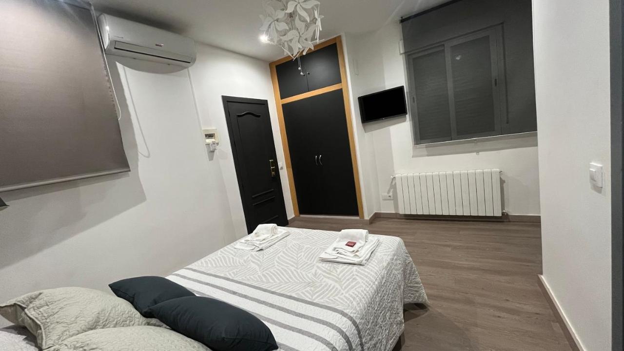 Hostal Inter Plaza Mayor Auto Check In Мадрид Екстериор снимка