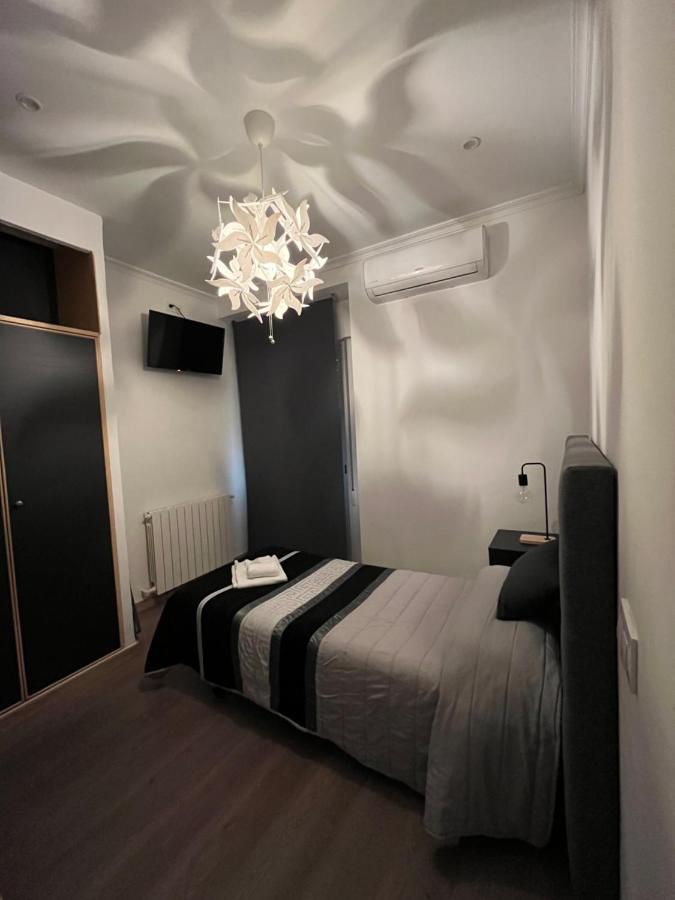 Hostal Inter Plaza Mayor Auto Check In Мадрид Екстериор снимка