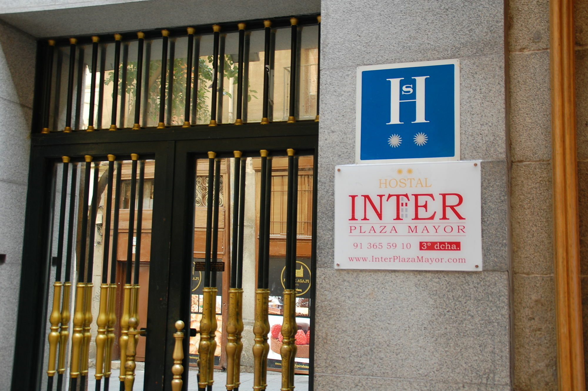 Hostal Inter Plaza Mayor Auto Check In Мадрид Екстериор снимка